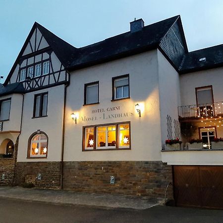 Mosel-Landhaus Am Moselufer B&B Briedern Exteriör bild