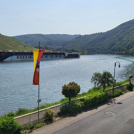 Mosel-Landhaus Am Moselufer B&B Briedern Exteriör bild