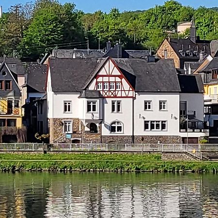 Mosel-Landhaus Am Moselufer B&B Briedern Exteriör bild