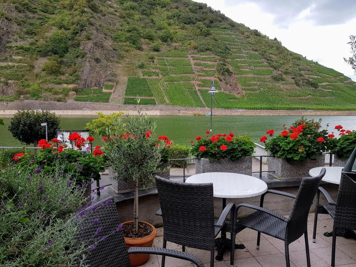 Mosel-Landhaus Am Moselufer B&B Briedern Exteriör bild