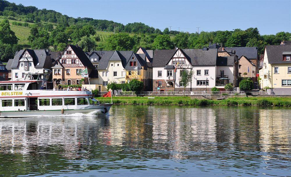 Mosel-Landhaus Am Moselufer B&B Briedern Exteriör bild