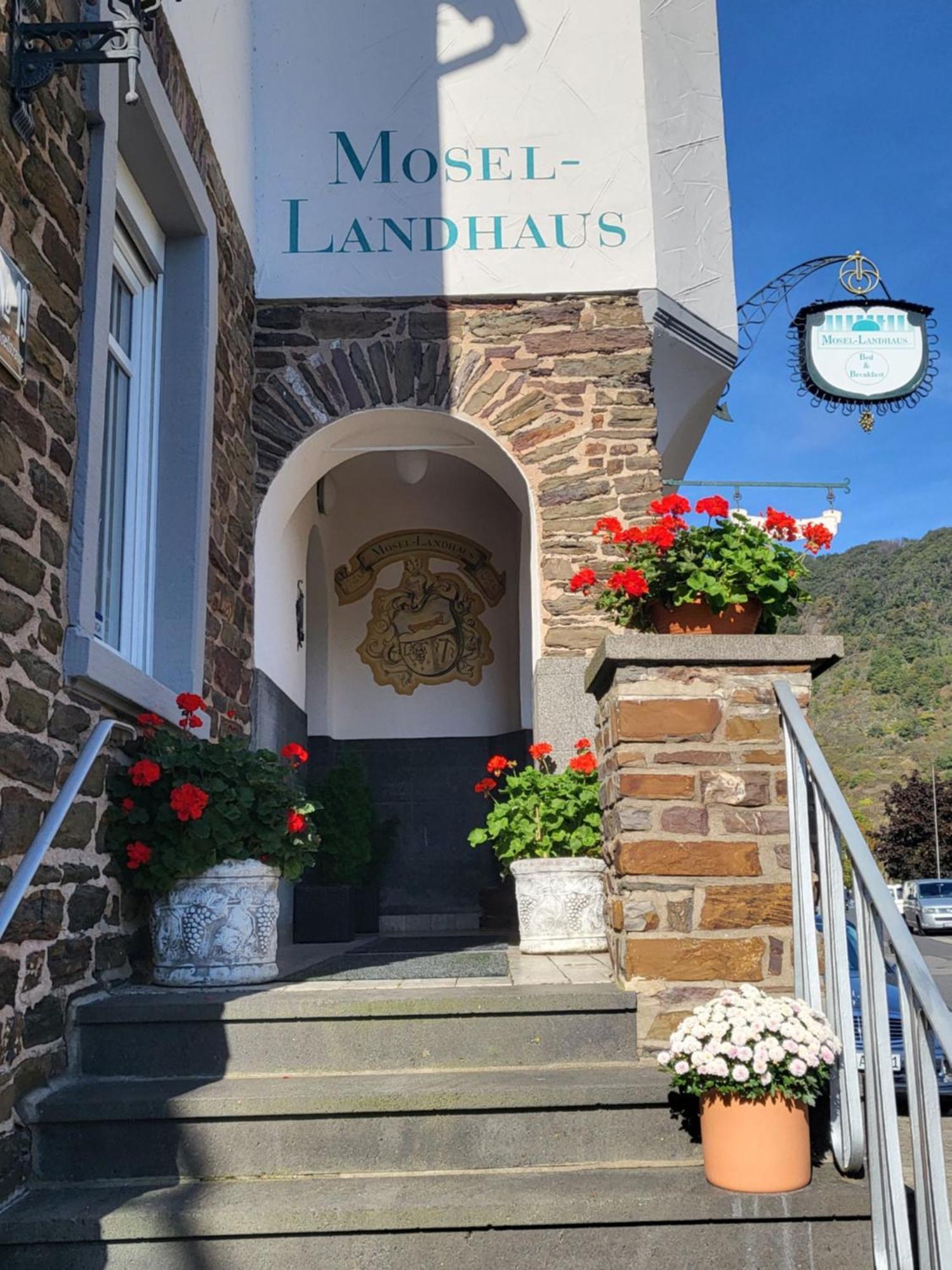 Mosel-Landhaus Am Moselufer B&B Briedern Exteriör bild