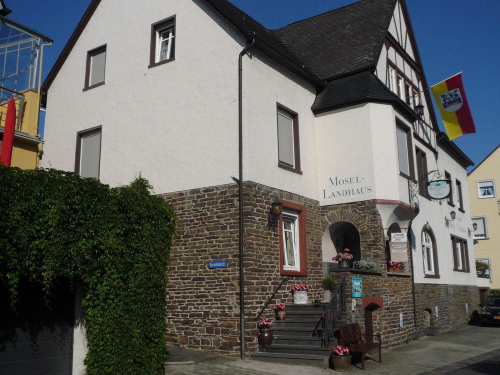 Mosel-Landhaus Am Moselufer B&B Briedern Exteriör bild