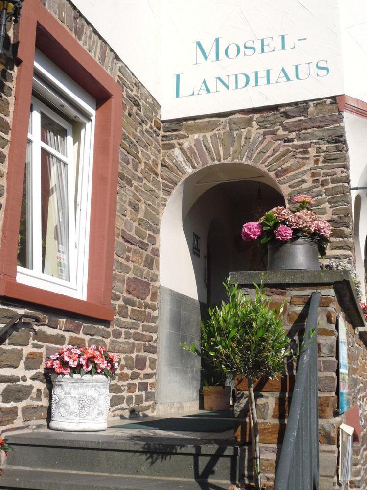 Mosel-Landhaus Am Moselufer B&B Briedern Exteriör bild
