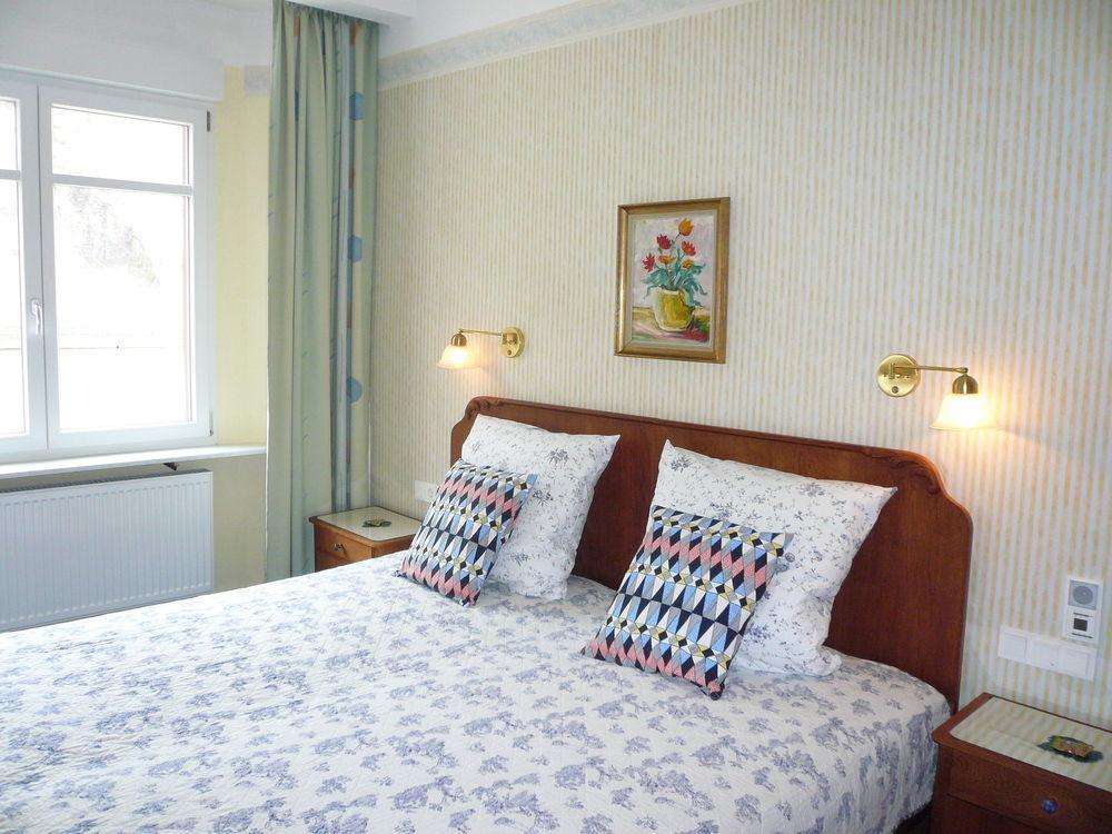 Mosel-Landhaus Am Moselufer B&B Briedern Exteriör bild